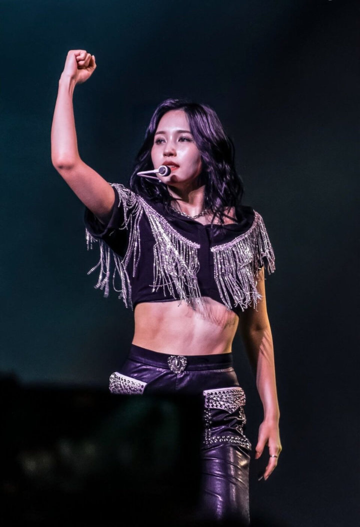 Mina TWICE Tunjukkan Abs Hingga Bikin Takjub, Disebut Seperti Superhero Marvel