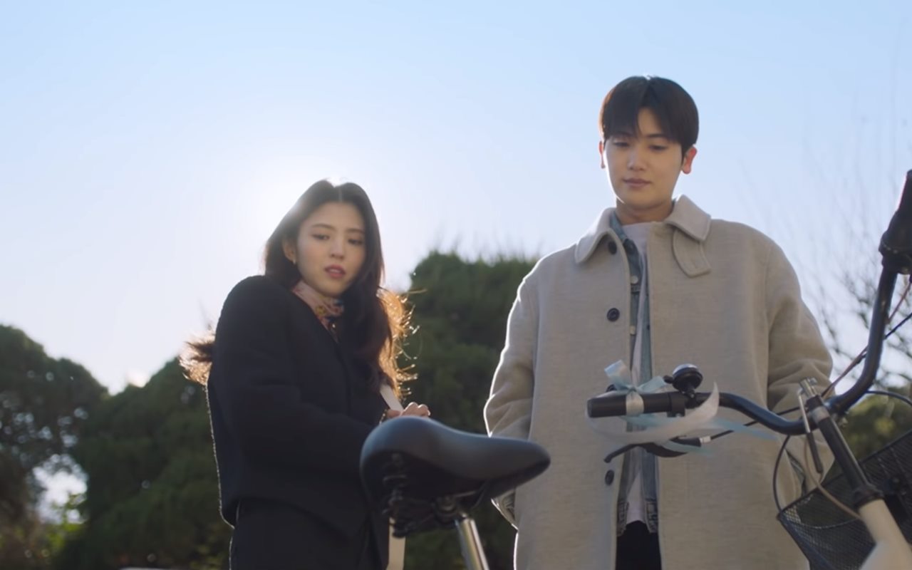 'Soundtrack #1' Akhirnya Rilis Trailer, Park Hyung Sik Malu Lihat Tingkah Han So Hee Depan Umum