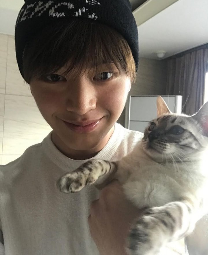 Tipe Ideal Sungjae BTOB Ternyata Bukan Manusia