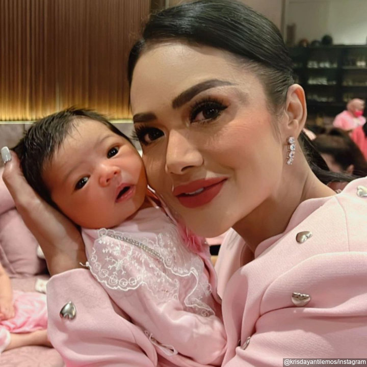  Cantik mirip nenek Krisdayanti