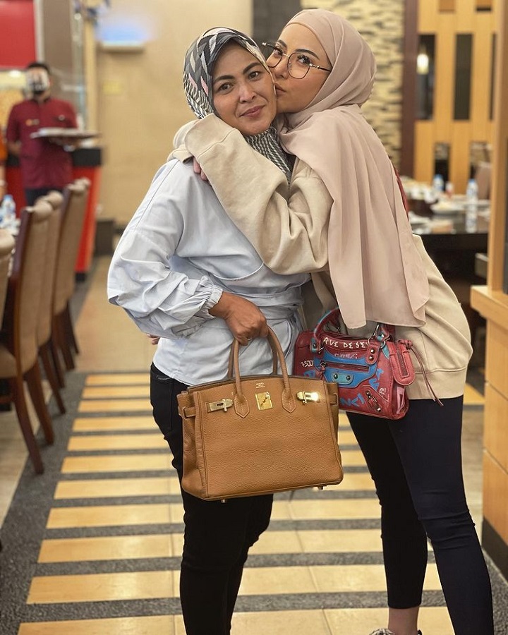 Kompak dengan bunda