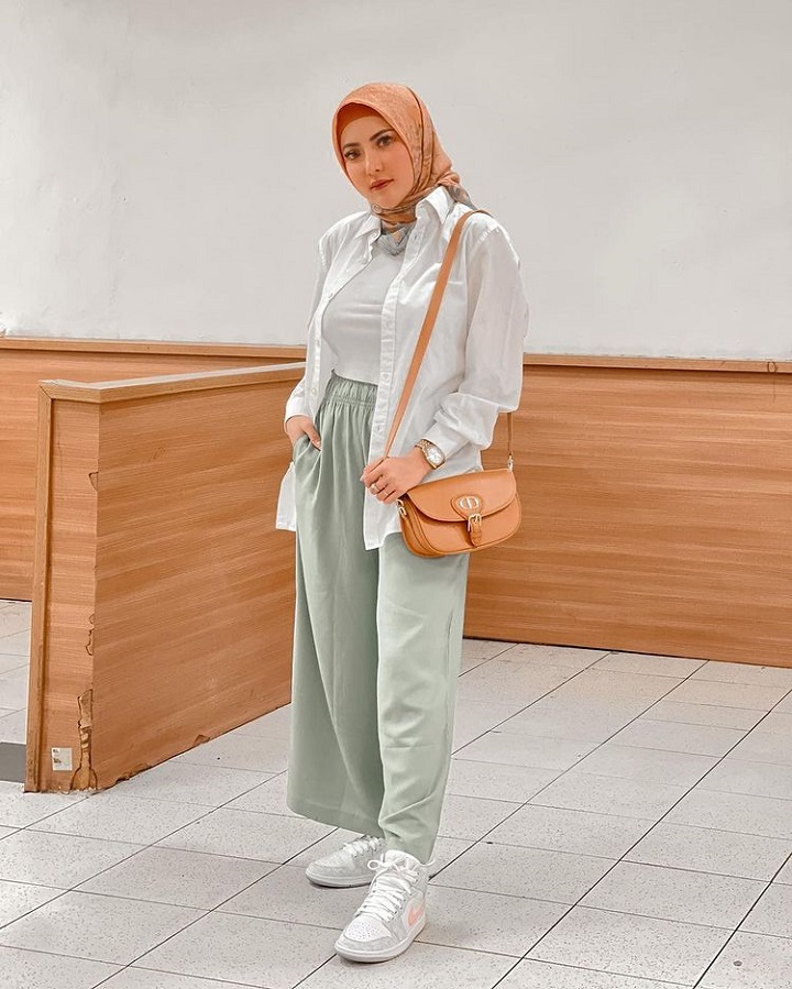 Tak ingin buka hijab demi job