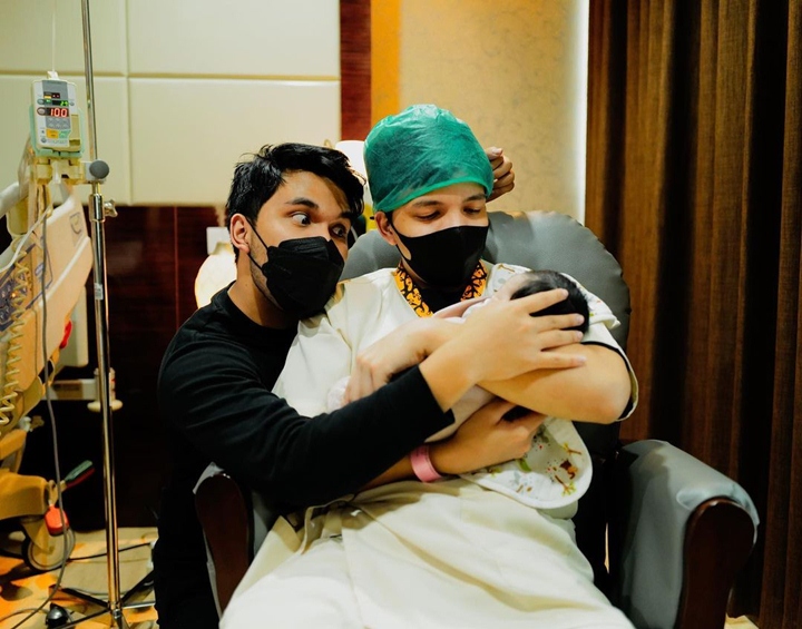 Potret Uwu Dengan Ompapa