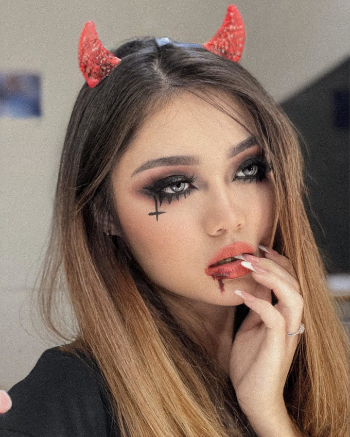 <i>Make Up</i> Spesial Halloween