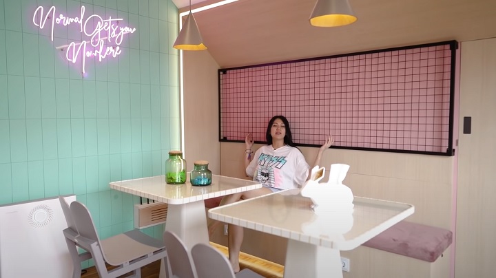 Angle cafe