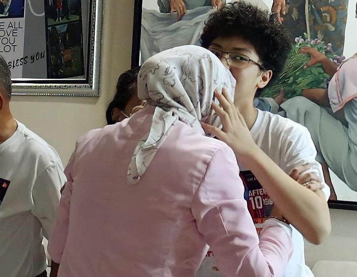 lepas rindu usai 10 tahun berpisah