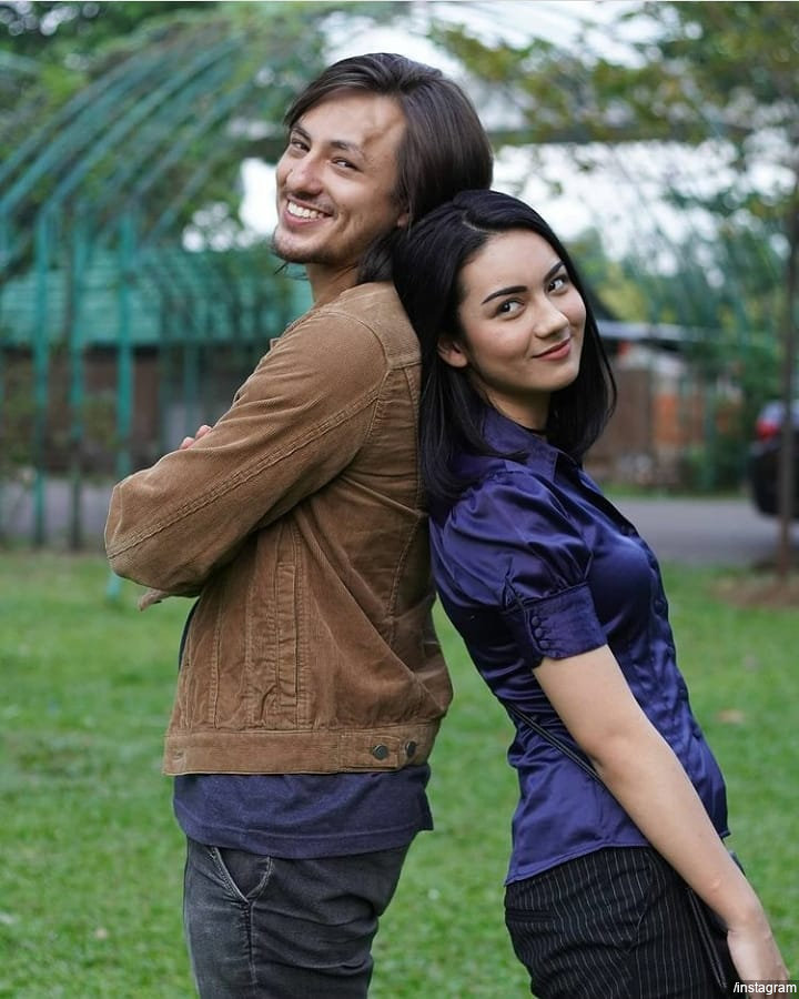Ersya Aurelia dan Dylan Carr