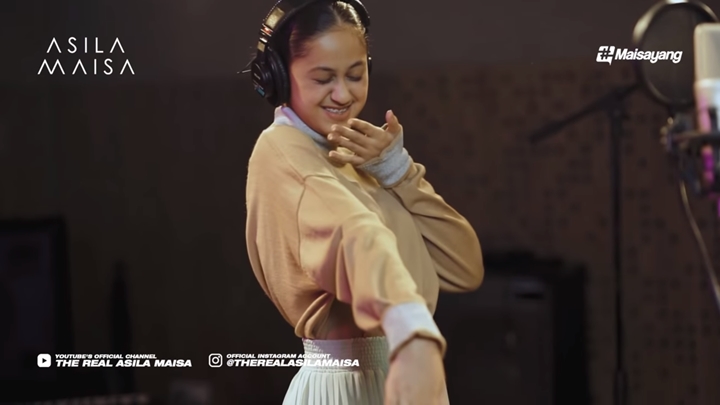 Fasih Lantunkan Lagu Bahasa Inggris