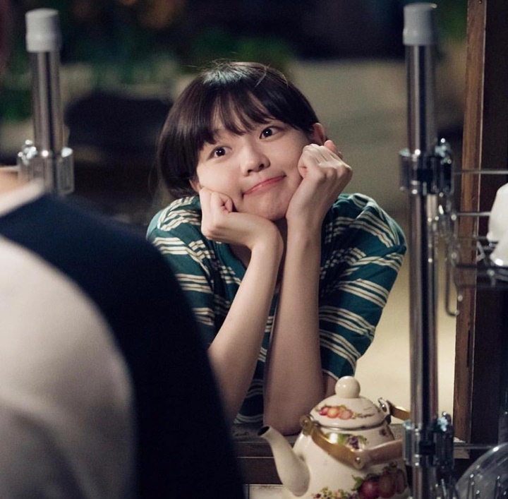 Tampilkan pose imut