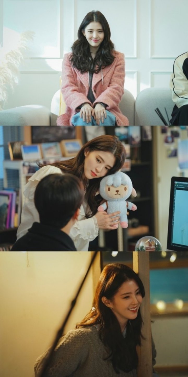 Han So Hee Pose Gemas Buat Hyungsik Jatuh Cinta, Sikap di Lokasi \'Soundtrack #1\' Tuai Pujian