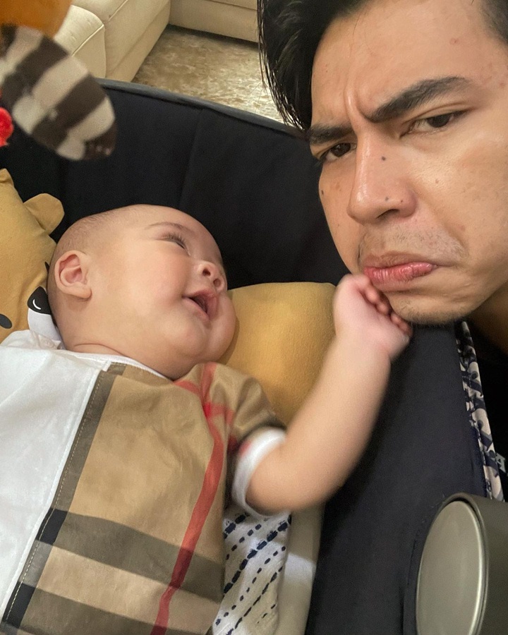 Selfie Lucu Dengan Rayyanza