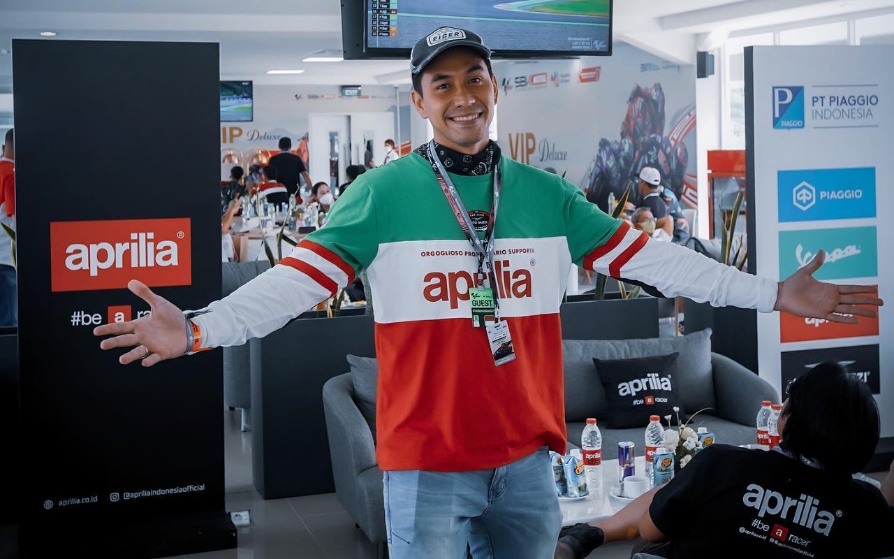 Darius Sinathrya Komentari Aksi Mbak Rara Pawang Hujan MotoGP Mandalika, Singgung Kepercayaan