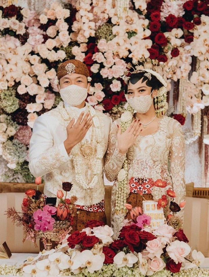 Resmi menjadi suami istri