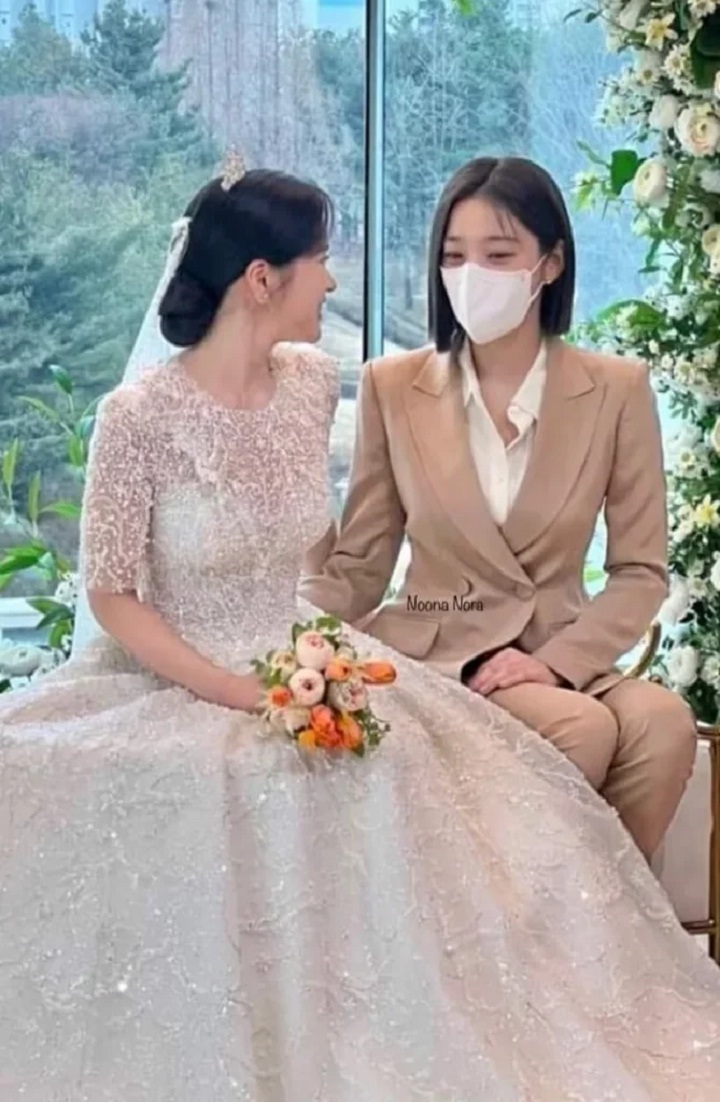 Beredar Foto Seol In A Hadiri Pernikahan Bestie, Bocoran Ending Kim Sejeong di \'Business Proposal\'?