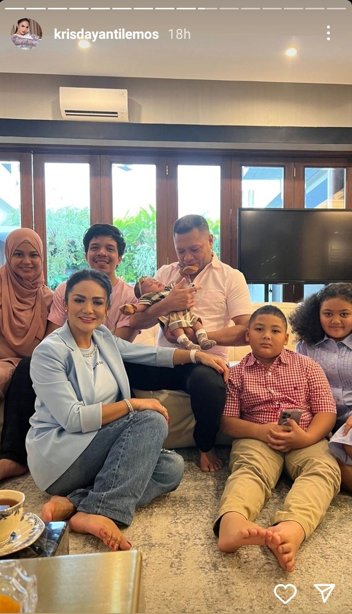 Momen Ameena Menabok Raul