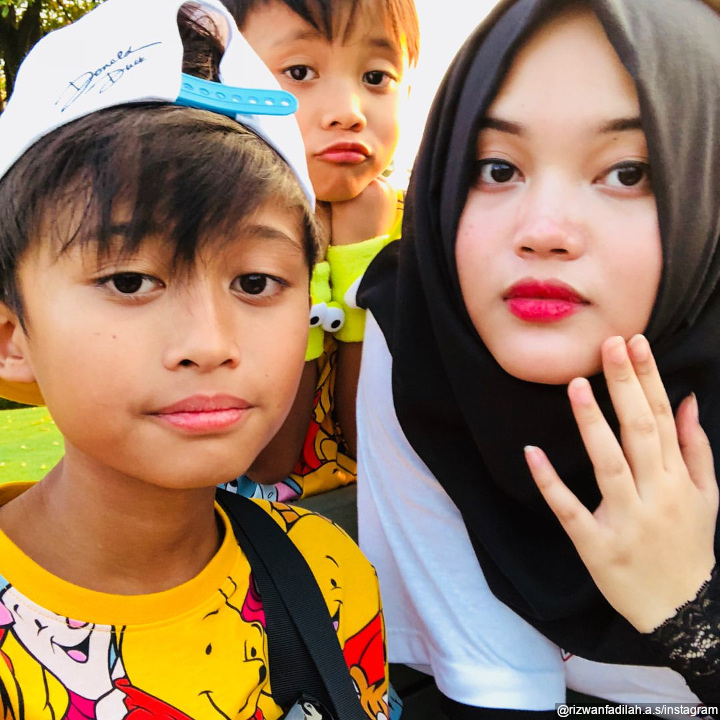 Dekat Dengan Putri Delina