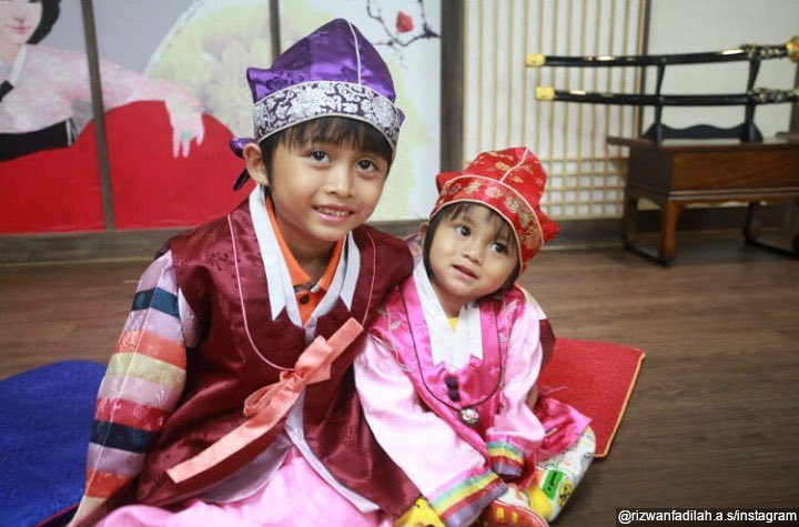 Akur Dengan Sang Adik