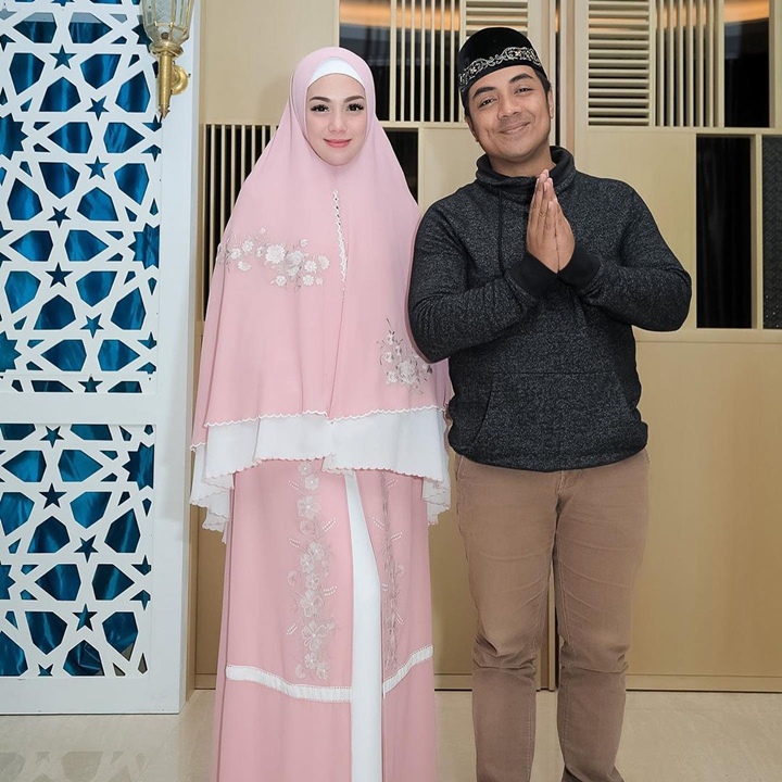 Memesona Dengan Busana Muslim Cerah