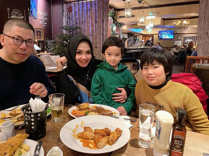 Momen makan malam bersama