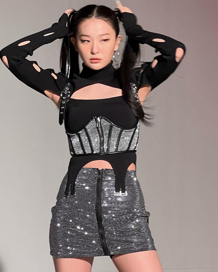 Kostum debut Girls on Top <i>stunning</i>