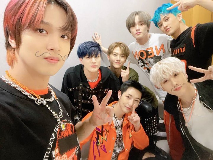NCT DREAM Gambar Kumis Saat Menang Acara Musik Ternyata Terinspirasi dari Ini