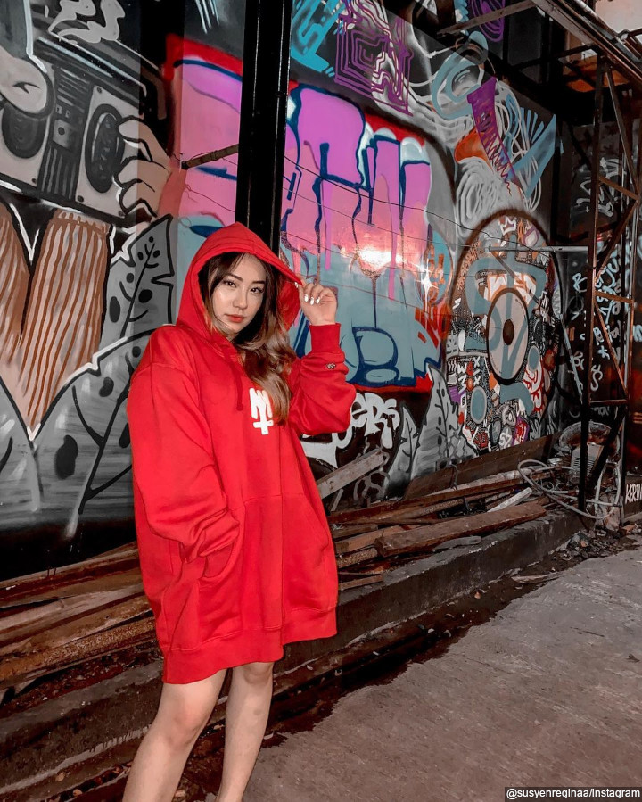 ala <i>red riding hood</i>