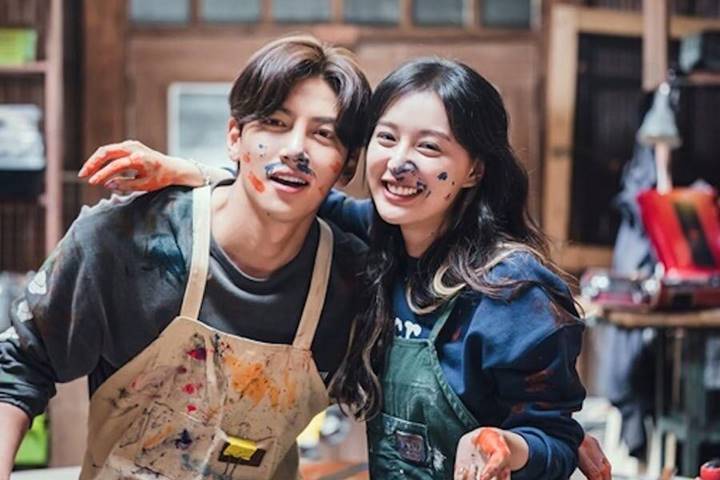 Kim Ji Won dan Ji Chang Wook di drama \'Lovestruck in The City\'