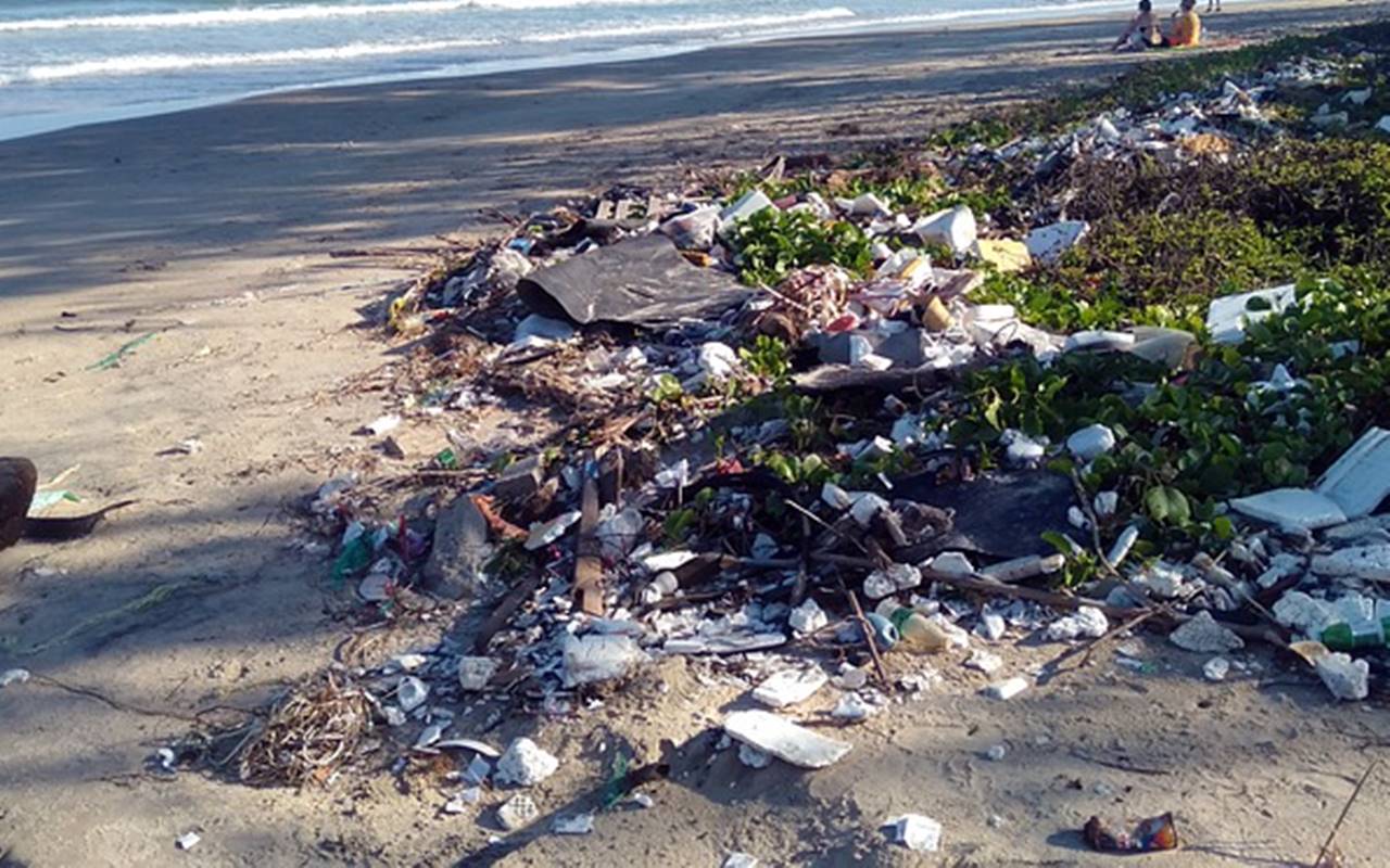 Ridwan Kamil Hingga Khofifah Disomasi Terkait Pencemaran Mikroplastik 4 Sungai di Pulau Jawa