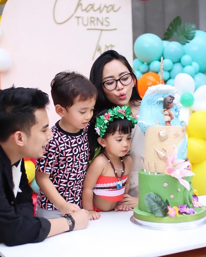 rayakan ultah Chava bersama
