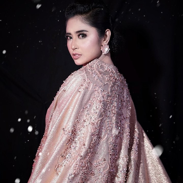 Dewi Persik