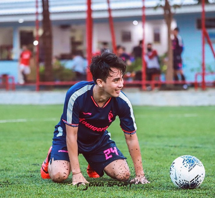 bagian dari Avengers Football