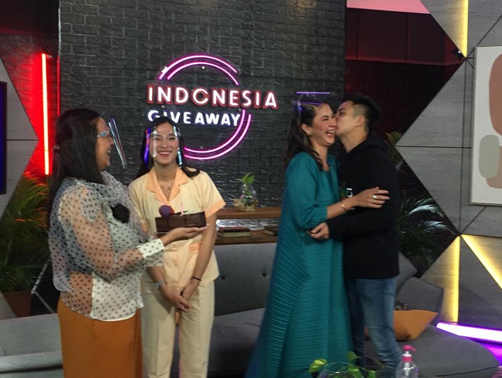 Momen Berikan Kejutan