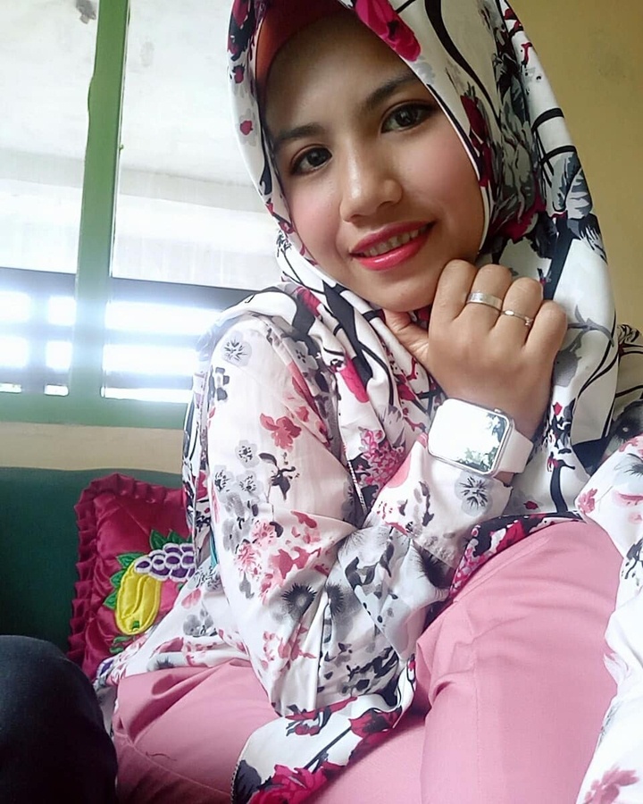 Bikin Adem Saat Berhijab