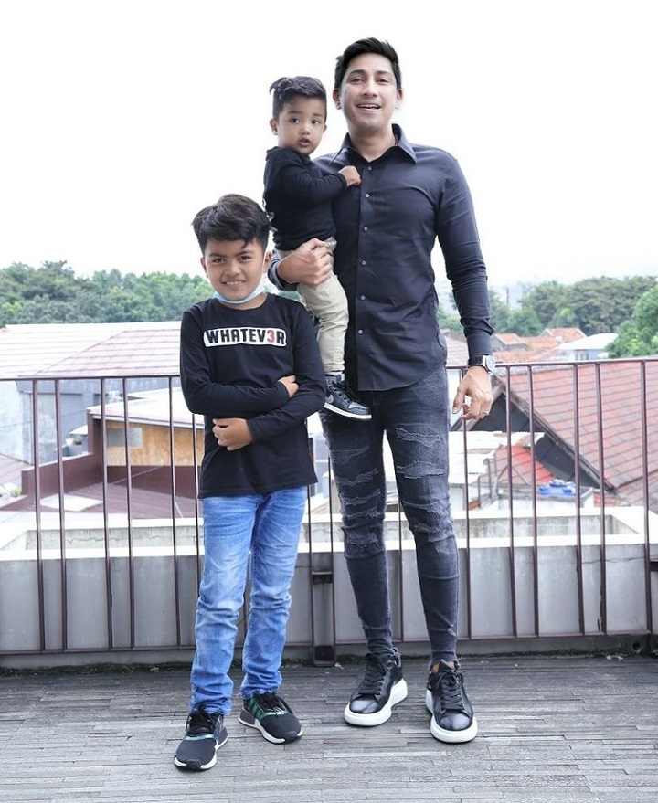 Momen Manis <i>Boys squad</i> 