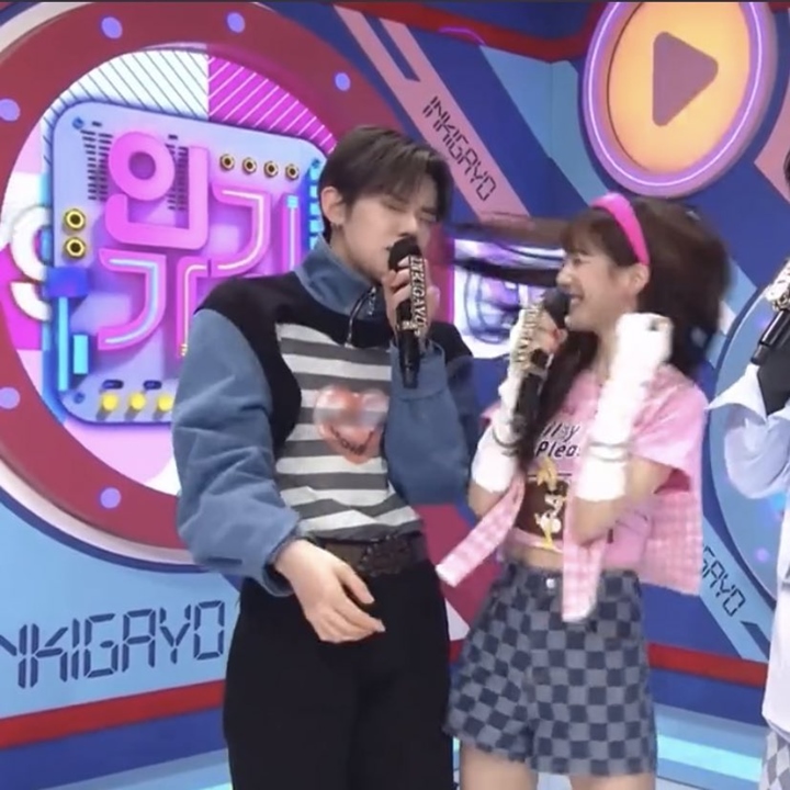 Ekspresi Syok Yeonjun TXT Kena Tamparan Rambut Roh Jeong Eui di \'Inkigayo\' Curi Fokus