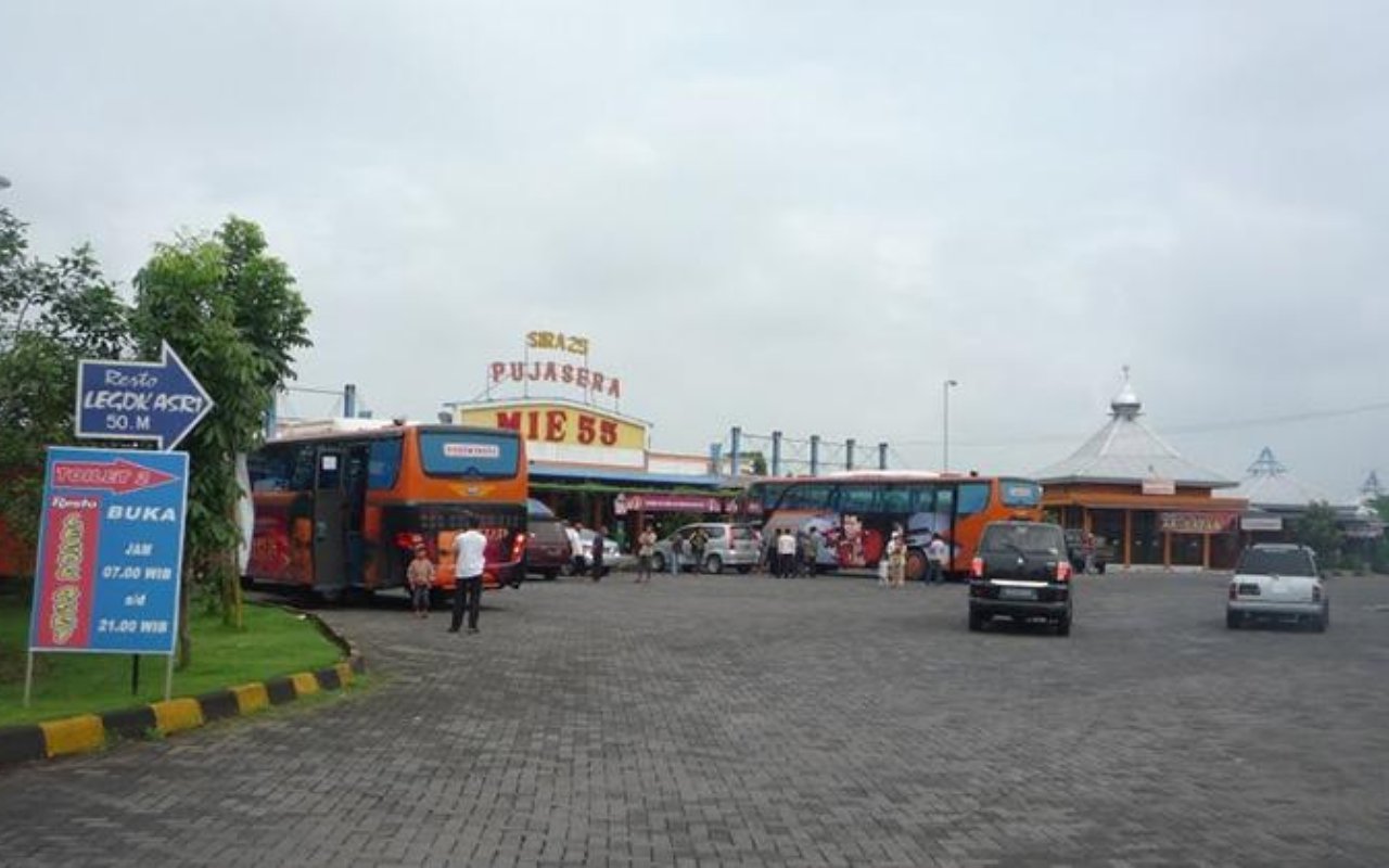 Dipadati Pemudik, Waktu Istirahat di Rest Area KM 57 Tol Jakarta-Cikampek Dibatasi Hanya 20 Menit