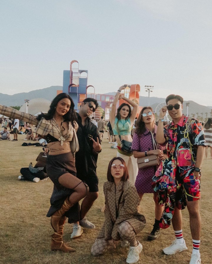 Outfitnya kece semua