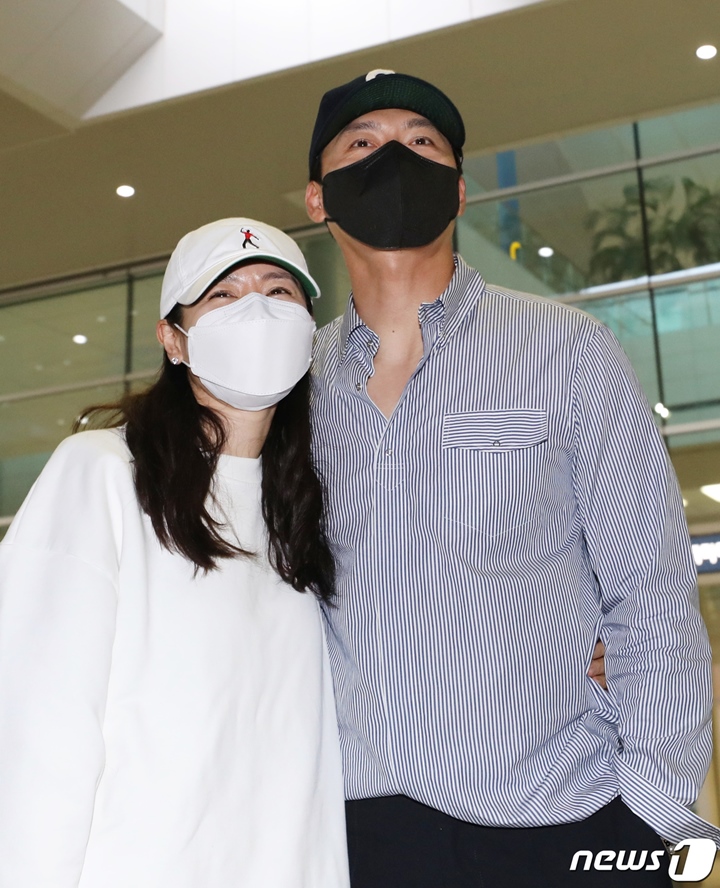 BinJin Tak Sungkan Pose Mesra Di Depan Umum, Hyun Bin Awalnya Menolak Gegara Ini
