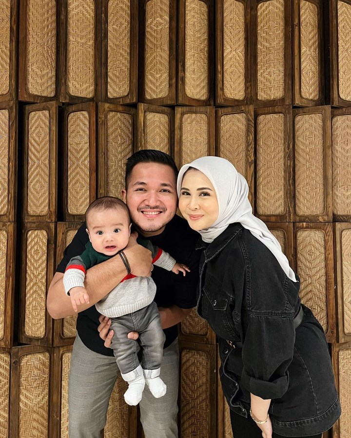 Kesha Ratuliu dan Adhi permana