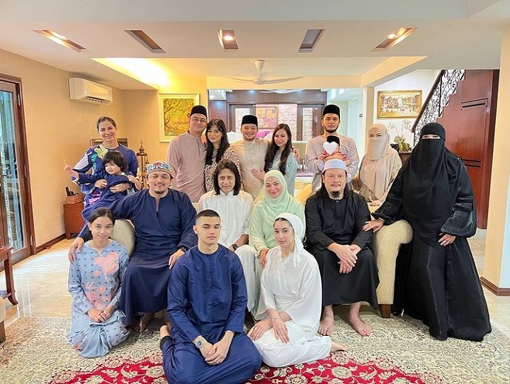 Bersama keluarga besar