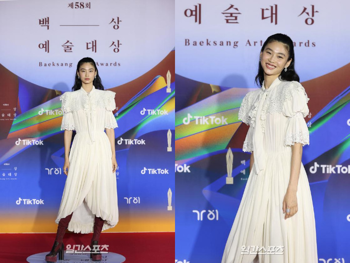 Baeksang Arts Awards 2022: Jung Ho Yeon Tampil Beda dan Sopan