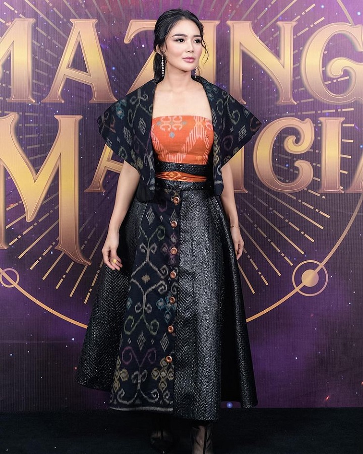 <i>Stunning</i> hadiri 'Amazing Magician'