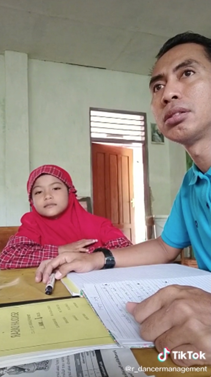 Menegur April Yang Bicara Dengan Nada Tinggi