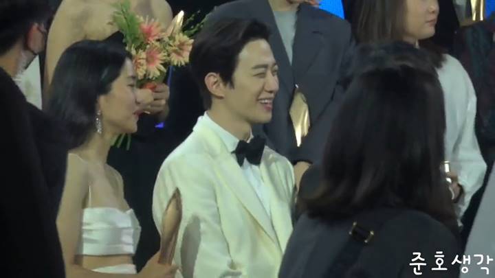 Momen Kim Tae Ri dan Lee Junho 2PM di Baeksang Arts Awards 2022