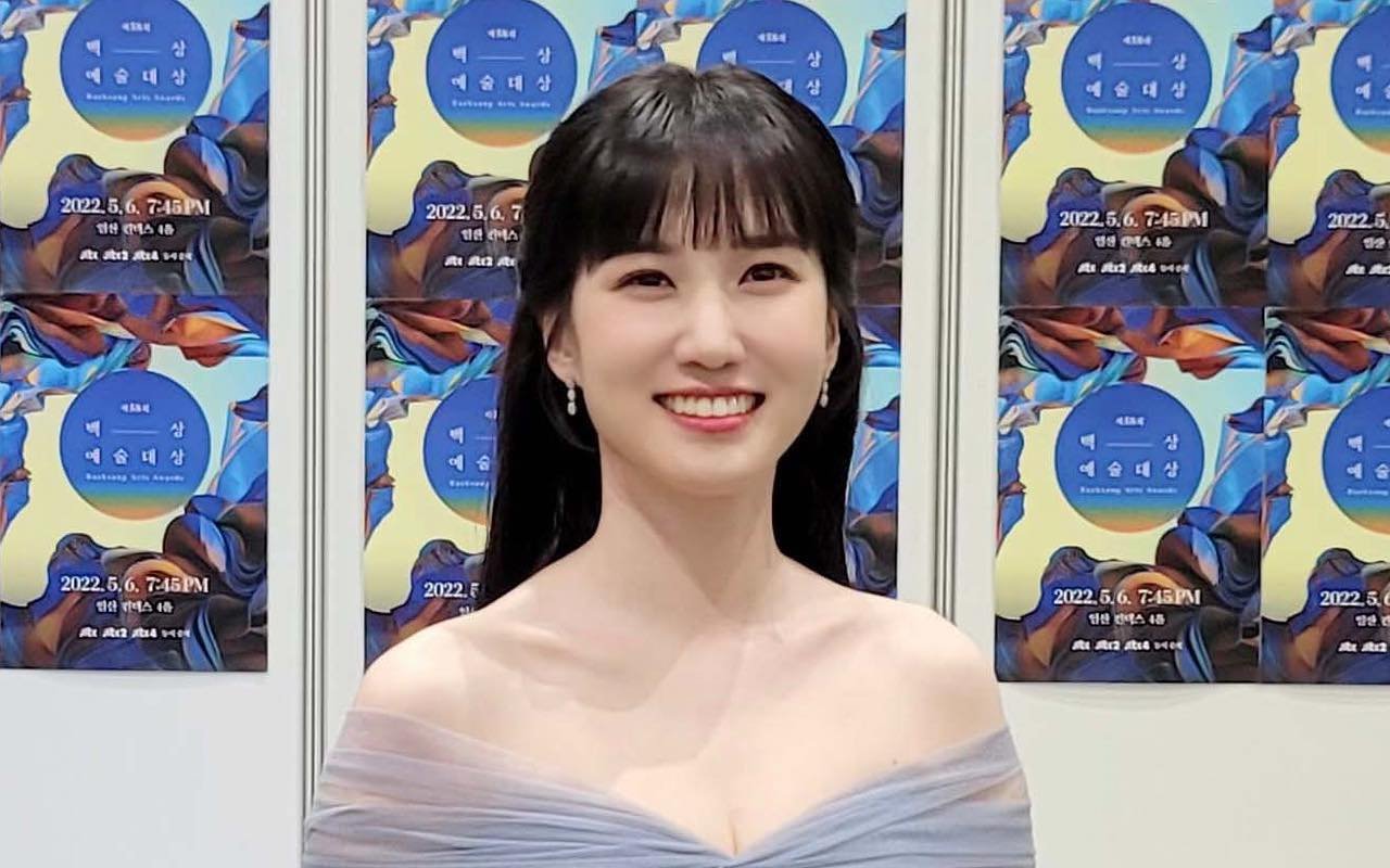 Gaun Park Eun Bin di Baeksang Arts Awards 2022 Curi Perhatian, Intip 7 OOTD Modis Lainnya 