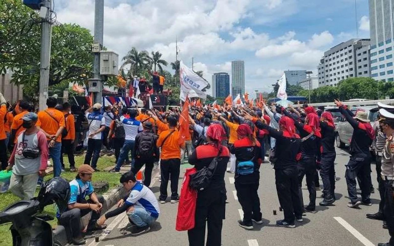 5 Ribu Buruh Terjun Aksi May Day di Kawasan Patung Kuda, Lalin ke Istana Ditutup Situasional