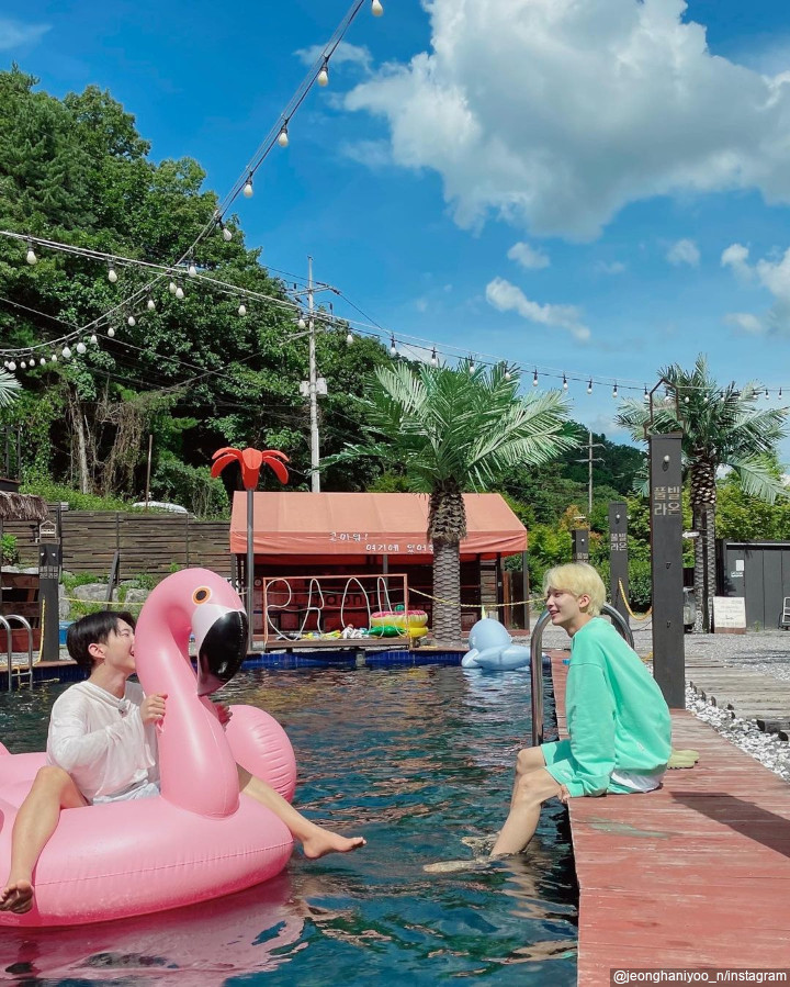 <i>Holiday</i> Bareng Sahabat