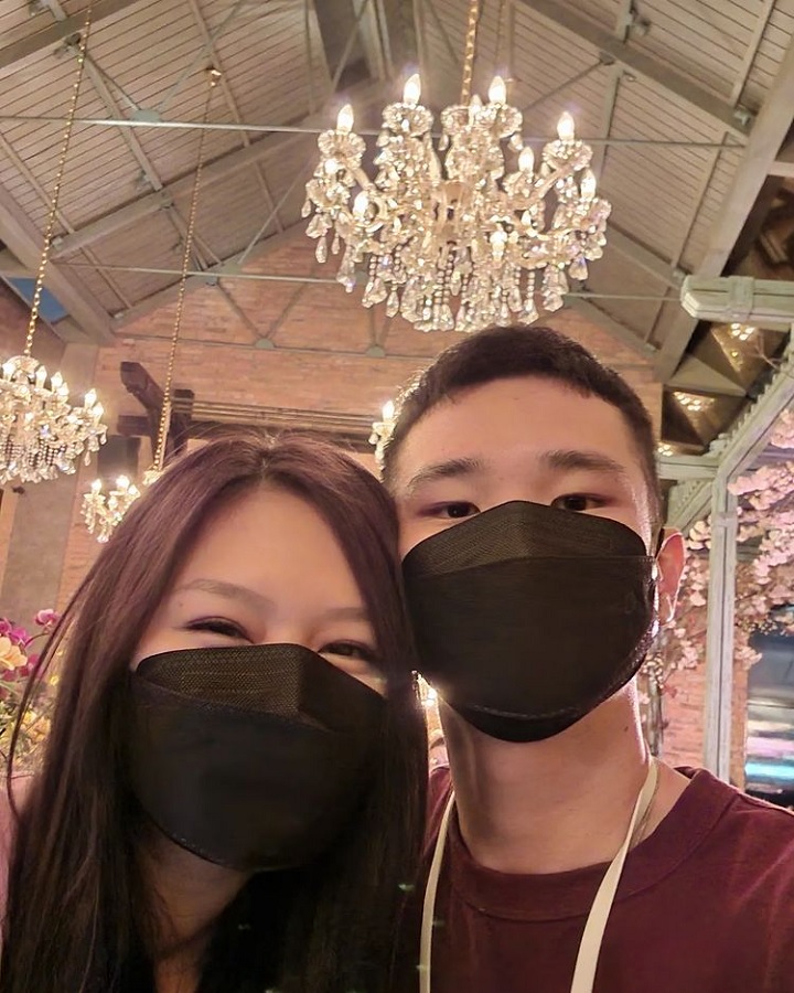 Momen perdana Jess dan Sisca go public