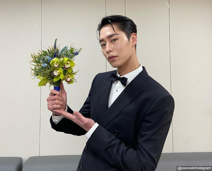 Makin berkarisma dengan <I>look formal</I>