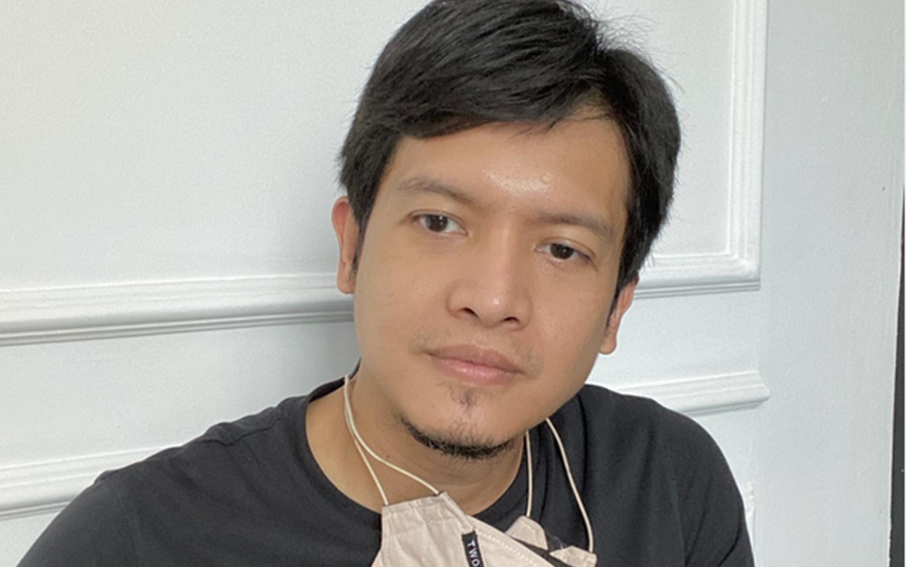 Ayah Dimas Seto Meninggal Dunia, Potret Temani Jenazah Dalam Ambulance Bikin Nyesek